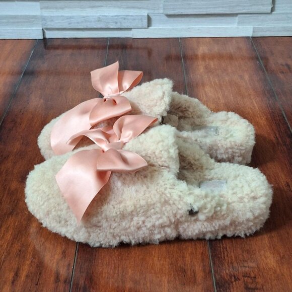 UGG Women's Cream and Pink Slippers - Picture 3 of 7